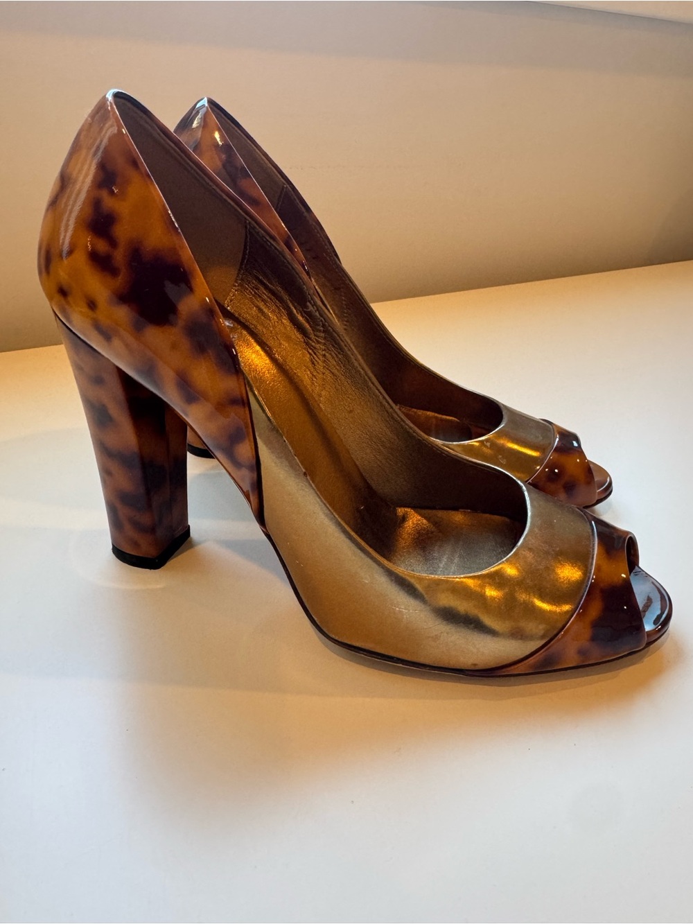 Gucci Tortoiseshell and Gold Peep-Toe Block Heel Pumps - Women